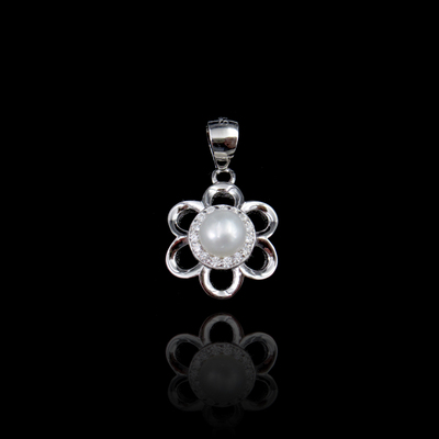 Flower Silver Pearl Pendant