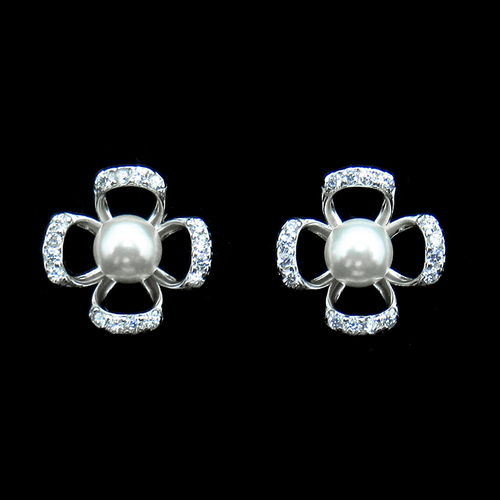 Silver Clover Shaped Pearl Ear Stubs