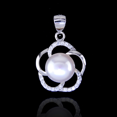 Flower Silver Pearl Pendant