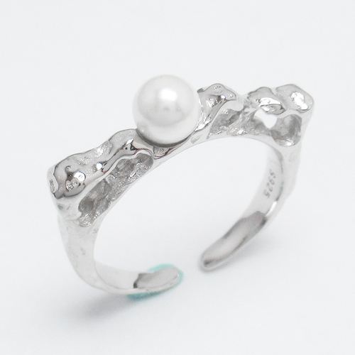 Silver Pearl Ring
