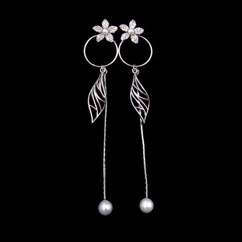 Silver Shell Pearl Earrings